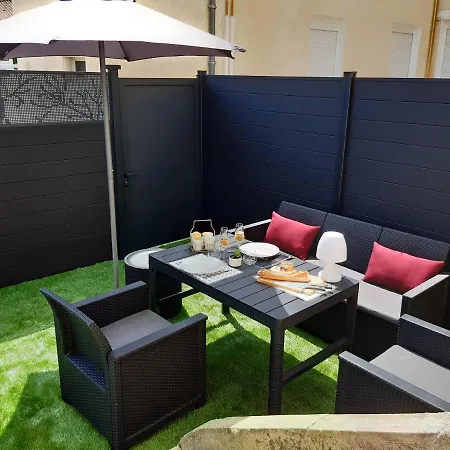 Superbe appartement Le New-York View en centre ville - Parking gratuit La Roche-Chalais Extérieur photo